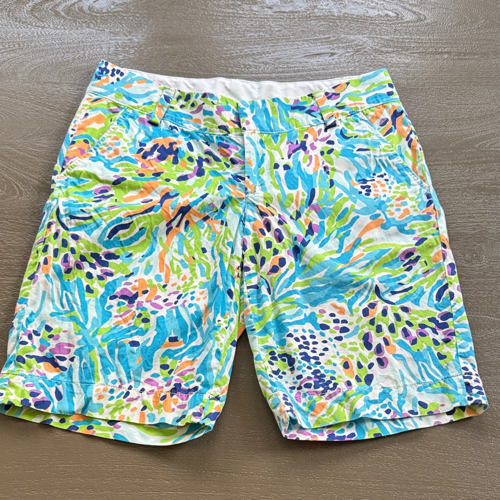Lilly Pulitzer Print Bermuda Shorts Size 4 10Inseam